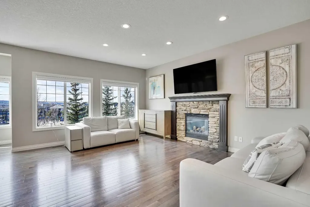 85 Evansborough Way NW Calgary AB t3p 0m6