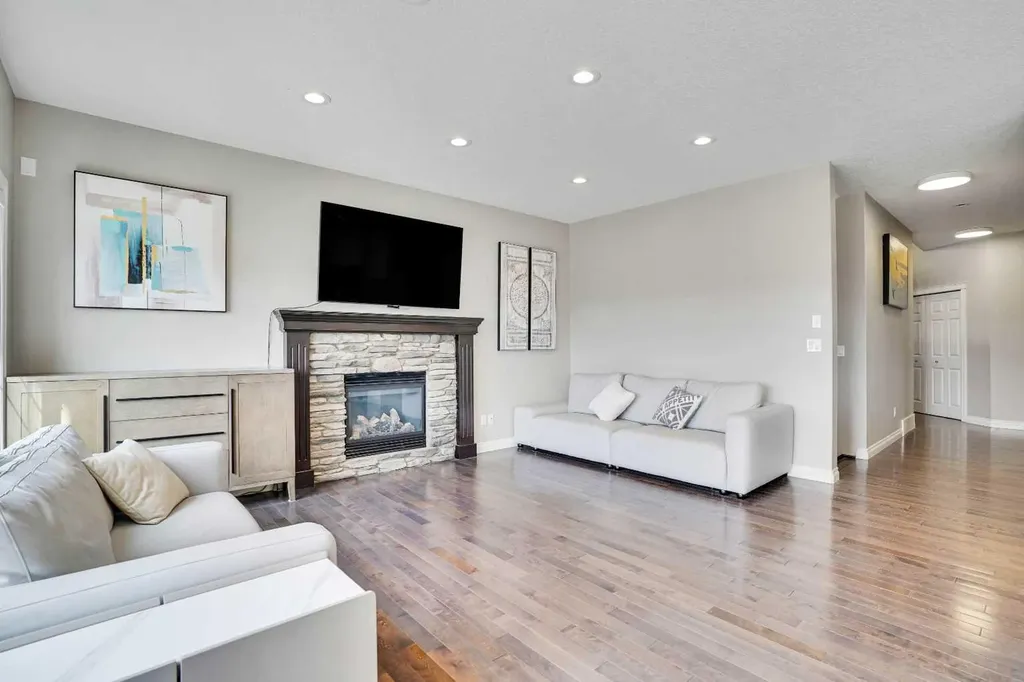 85 Evansborough Way NW Calgary AB t3p 0m6