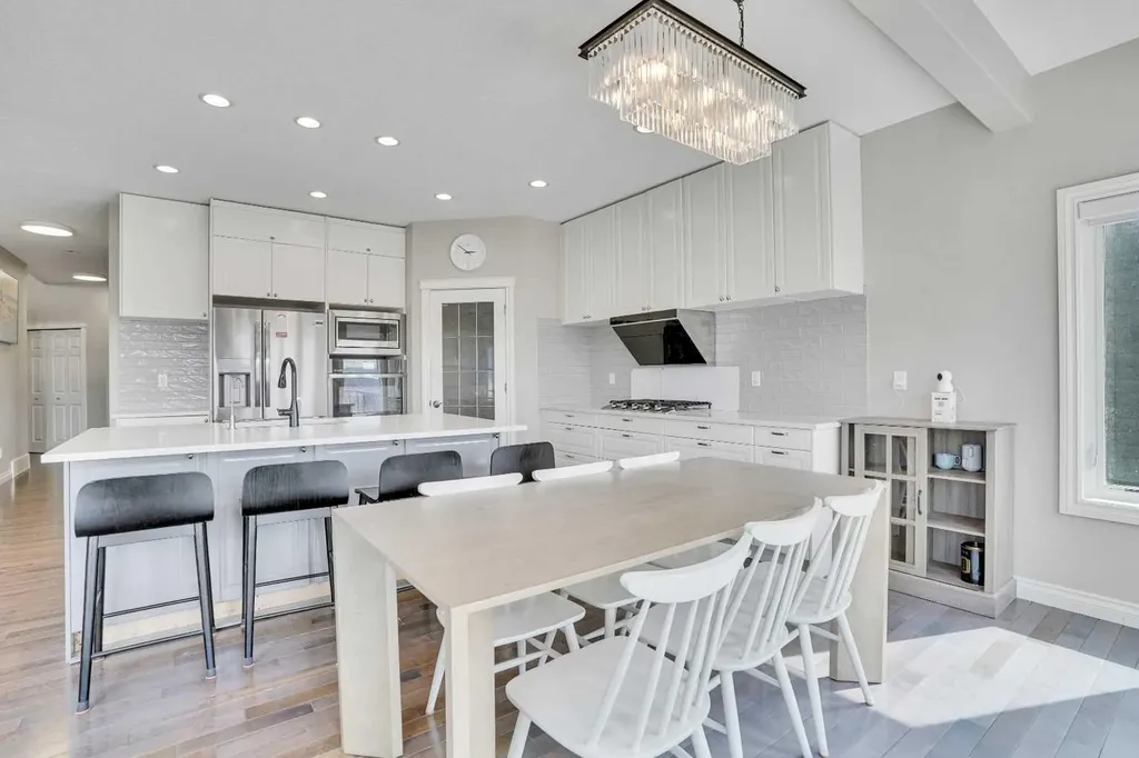 85 Evansborough Way NW Calgary AB t3p 0m6