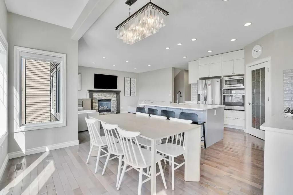 85 Evansborough Way NW Calgary AB t3p 0m6