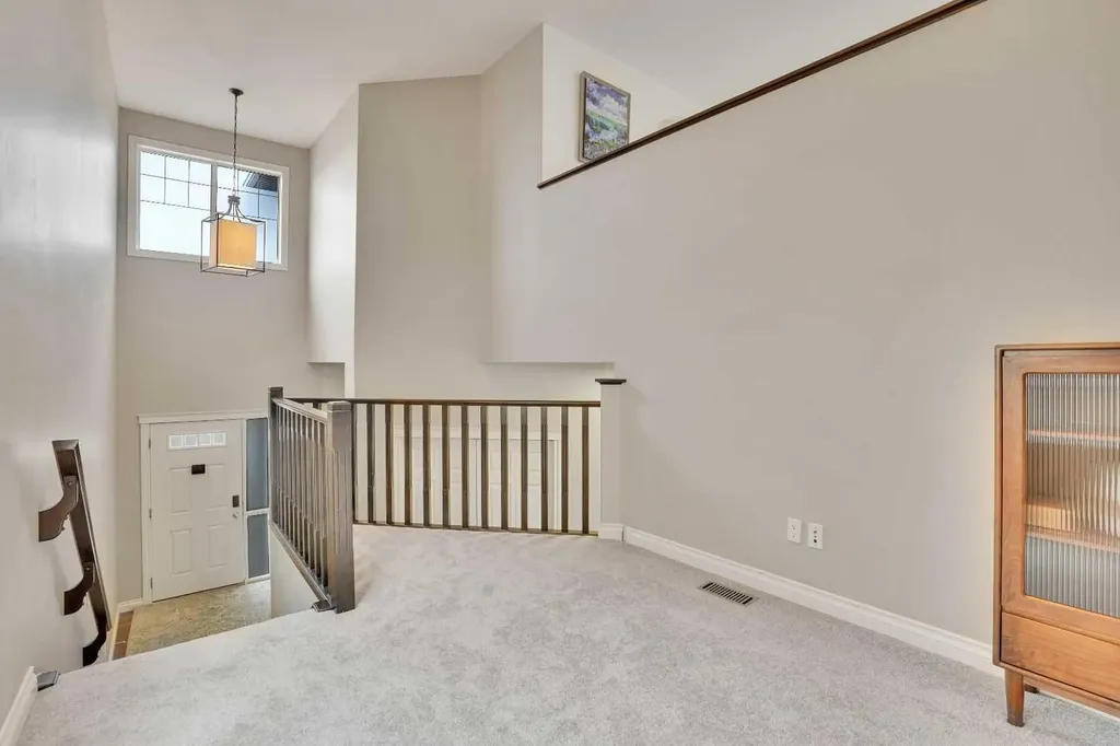 85 Evansborough Way NW Calgary AB t3p 0m6