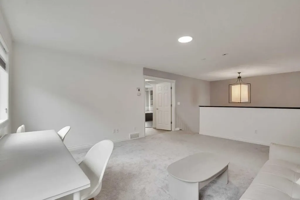 85 Evansborough Way NW Calgary AB t3p 0m6