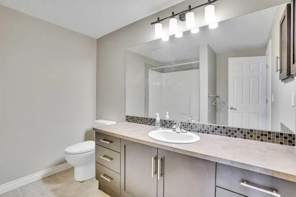 85 Evansborough Way NW Calgary AB t3p 0m6