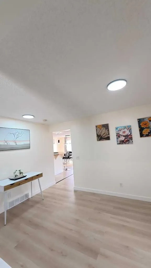 217 Coopers Grove SW Airdrie AB T2B0G4