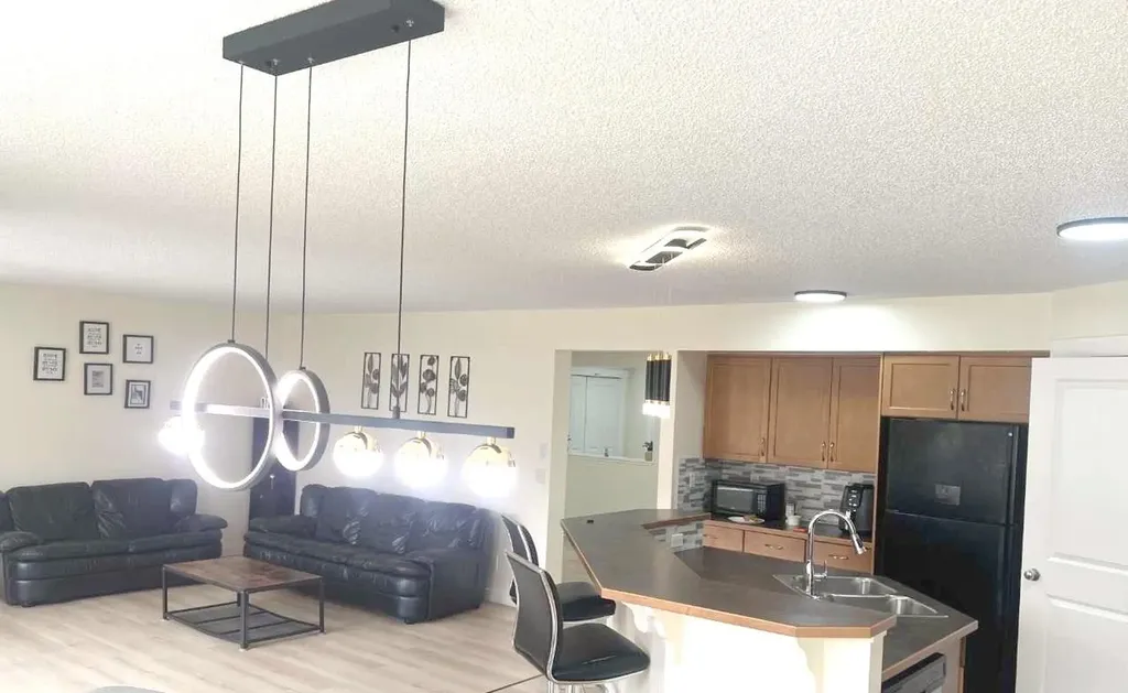 217 Coopers Grove SW Airdrie AB T2B0G4