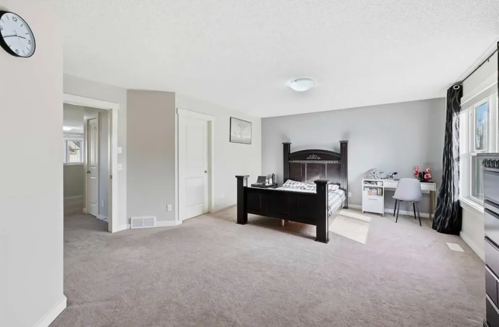 217 Coopers Grove SW Airdrie AB T2B0G4
