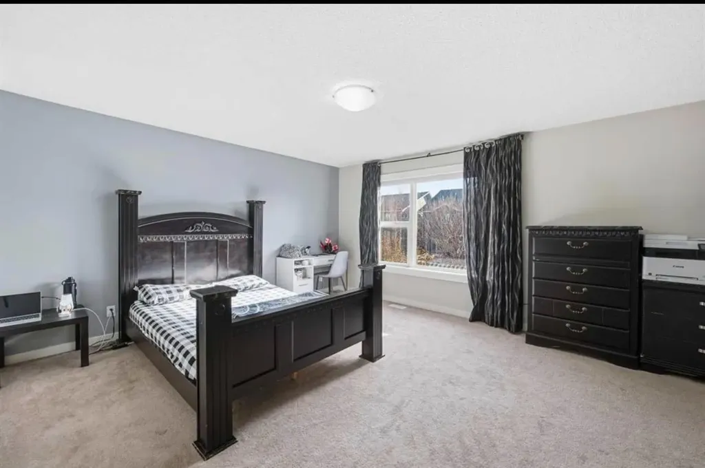 217 Coopers Grove SW Airdrie AB T2B0G4