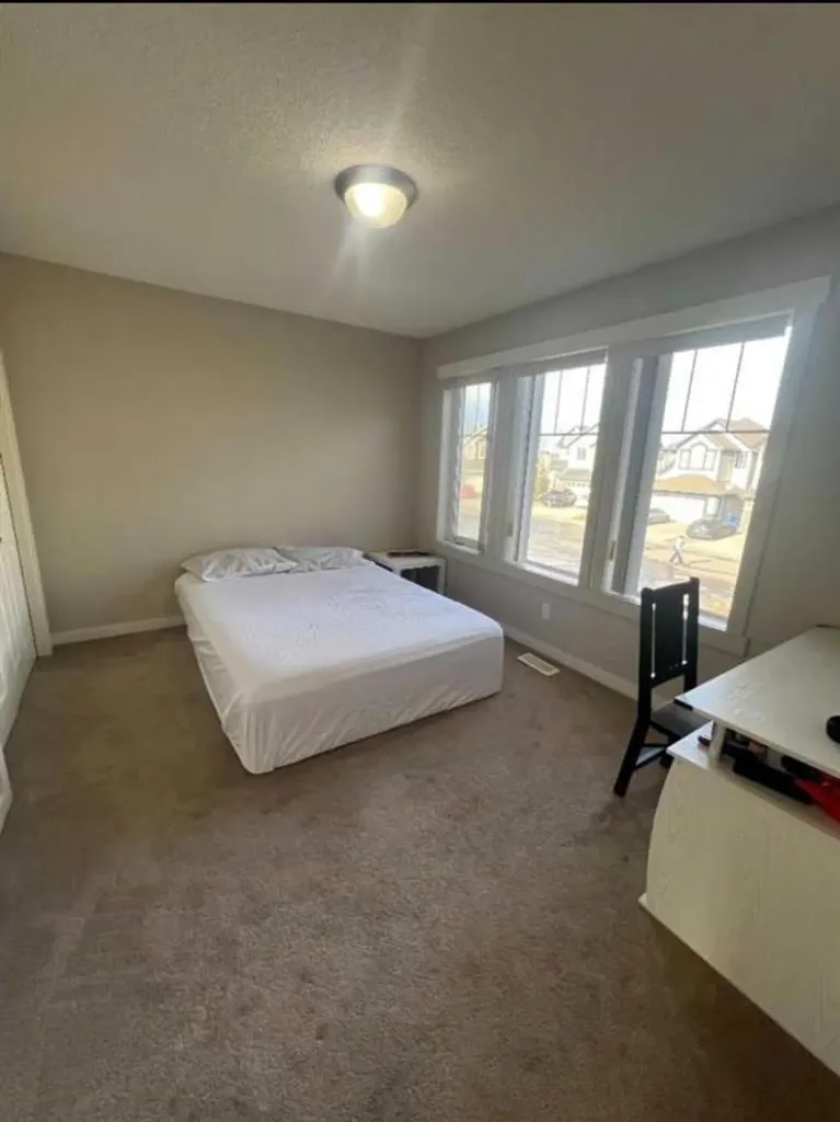 217 Coopers Grove SW Airdrie AB T2B0G4