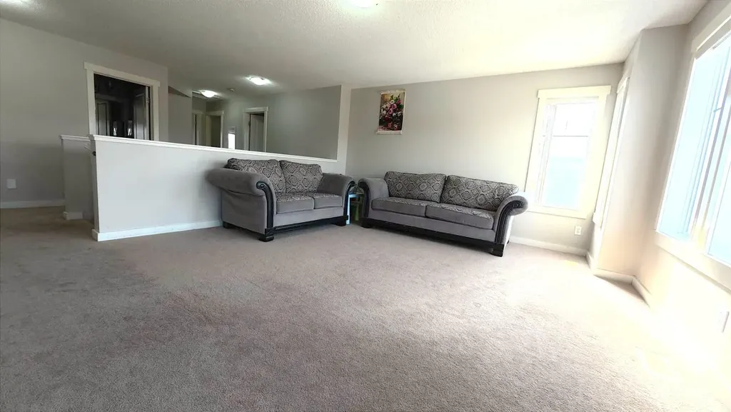 217 Coopers Grove SW Airdrie AB T2B0G4