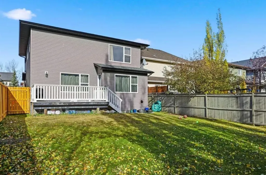 217 Coopers Grove SW Airdrie AB T2B0G4