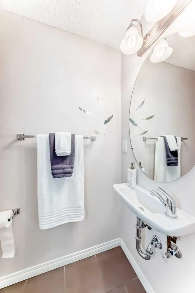 138 Mckenzie Towne Lane SE Calgary AB T2Z0C4