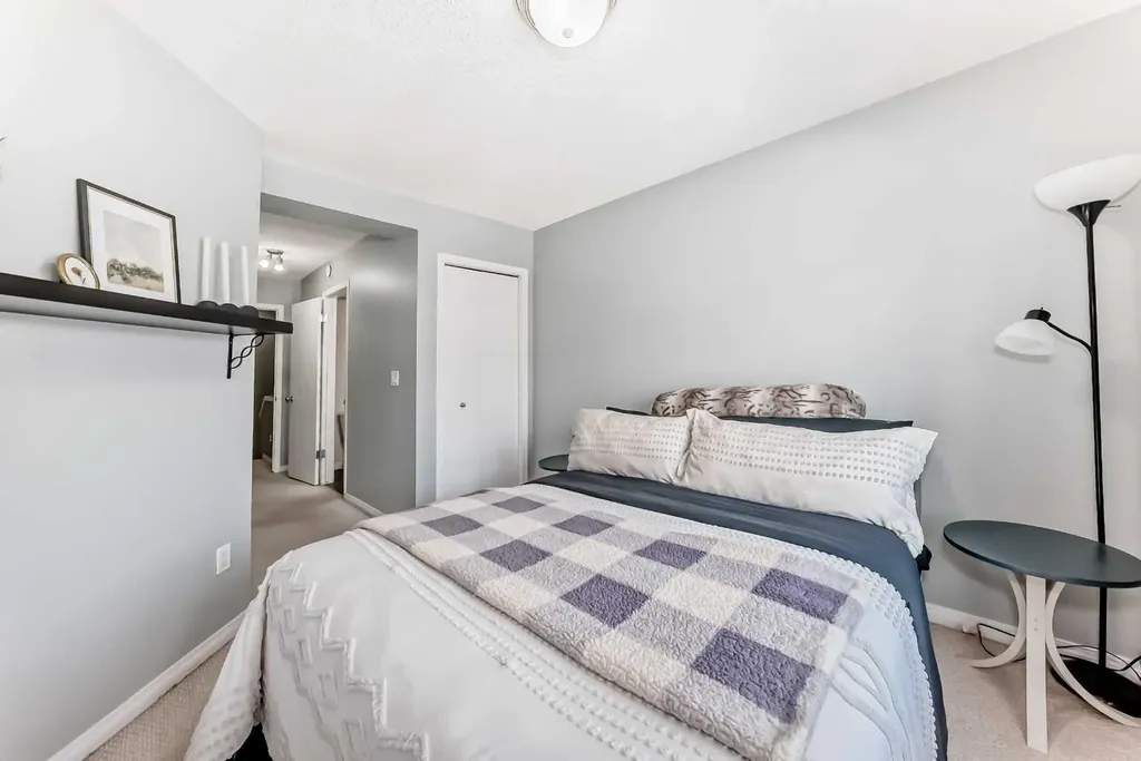 138 Mckenzie Towne Lane SE Calgary AB T2Z0C4