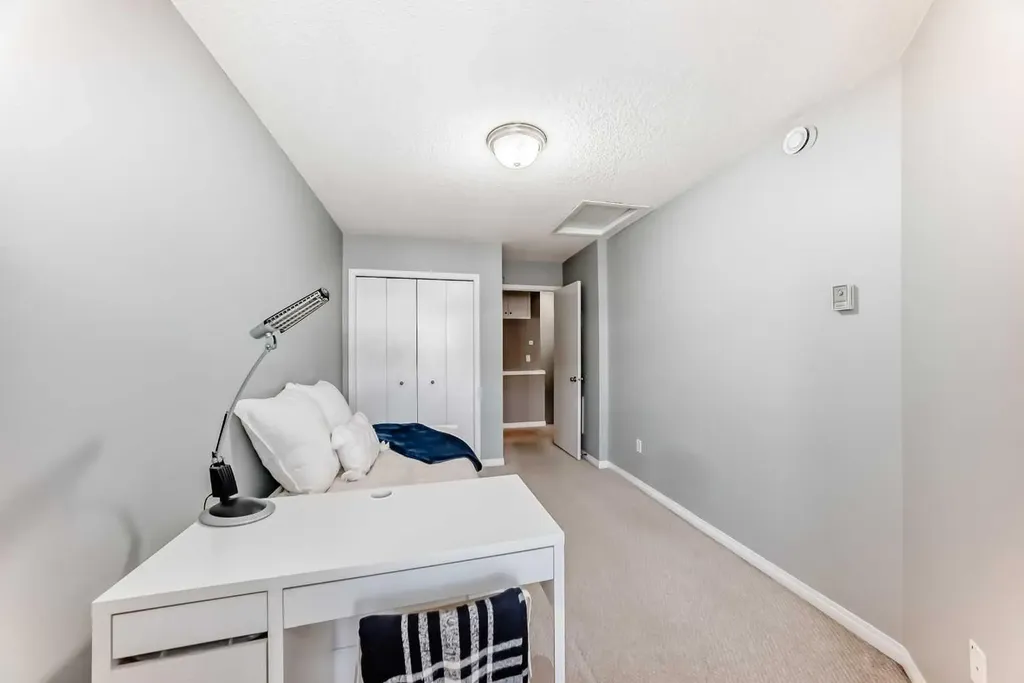 138 Mckenzie Towne Lane SE Calgary AB T2Z0C4