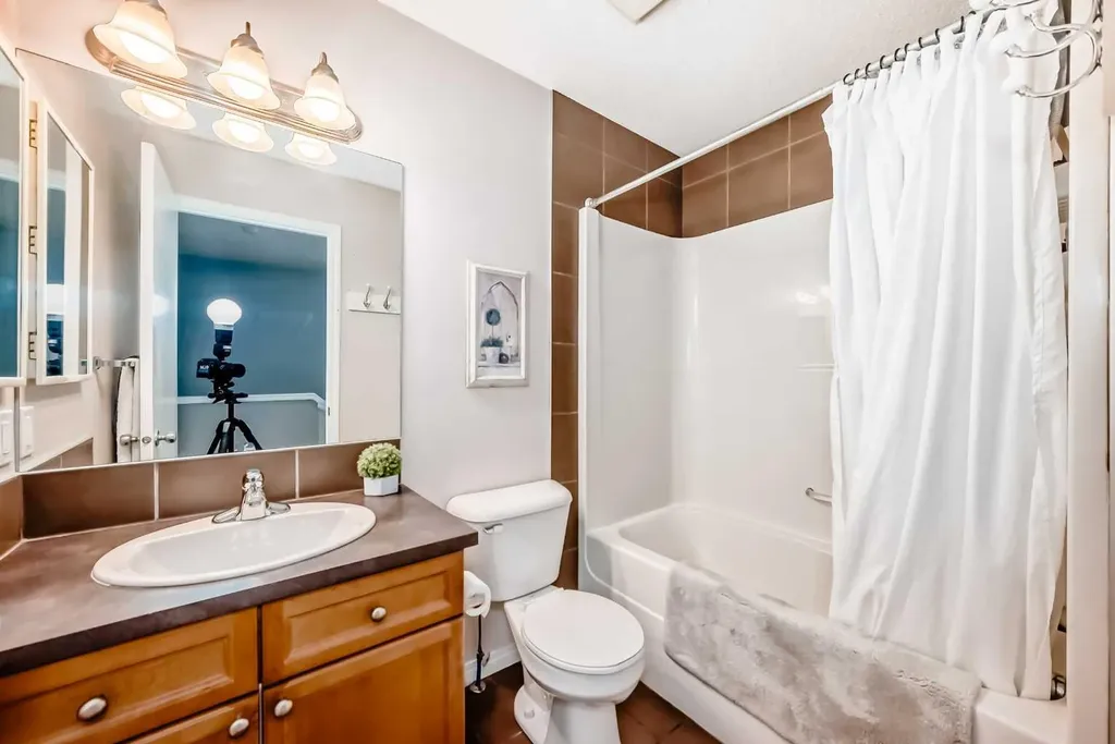 138 Mckenzie Towne Lane SE Calgary AB T2Z0C4