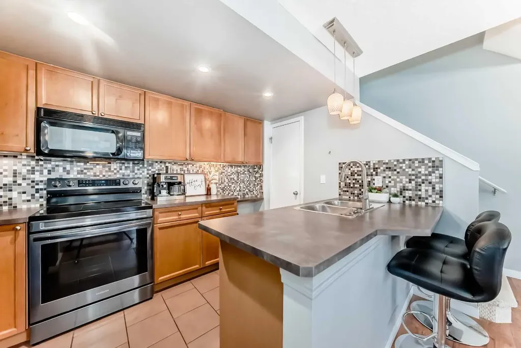 138 Mckenzie Towne Lane SE Calgary AB T2Z0C4