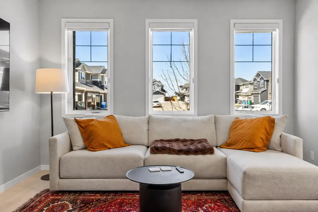170 Dawson Harbour Rise Chestermere AB T1X 1Z6