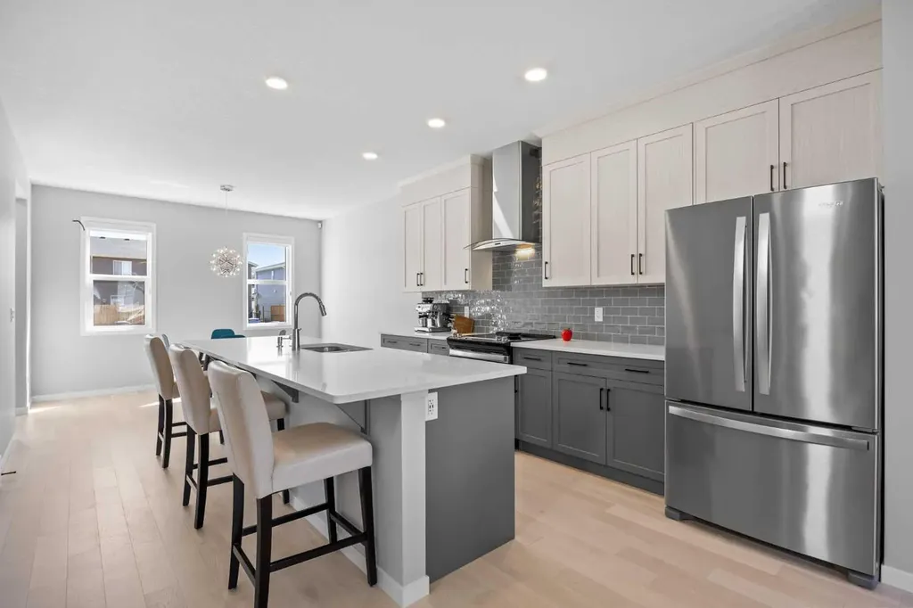170 Dawson Harbour Rise Chestermere AB T1X 1Z6