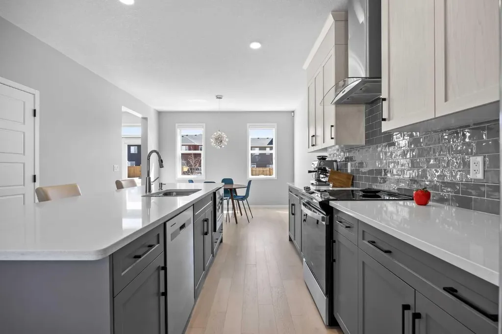 170 Dawson Harbour Rise Chestermere AB T1X 1Z6