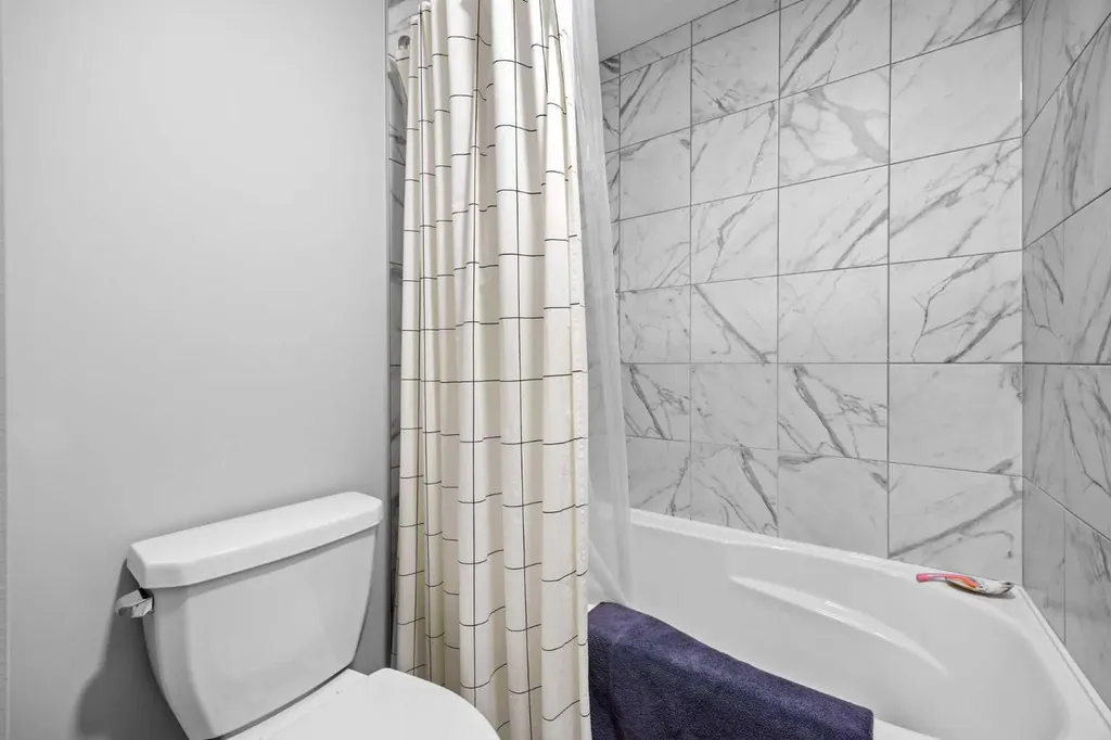 170 Dawson Harbour Rise Chestermere AB T1X 1Z6