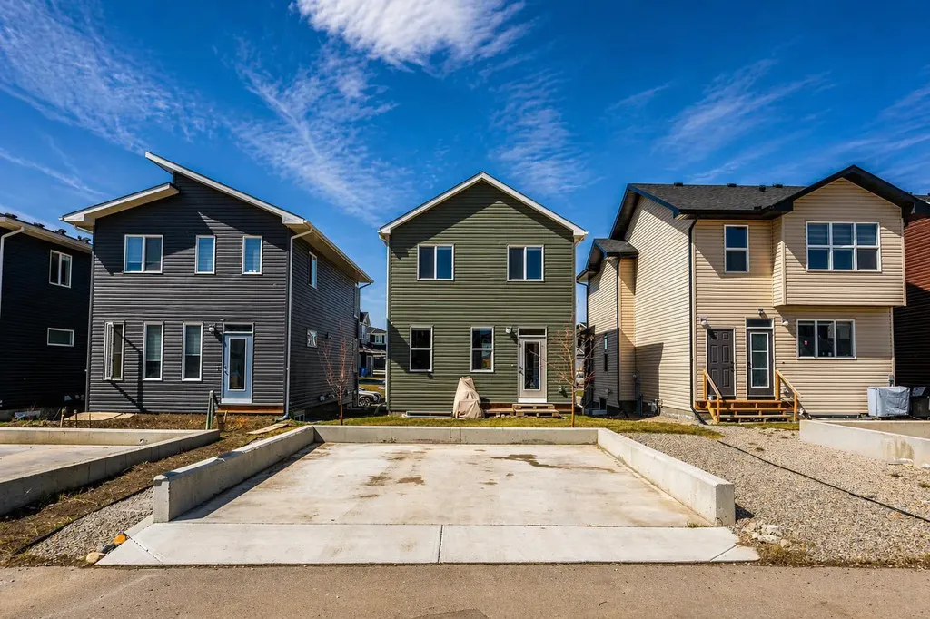 170 Dawson Harbour Rise Chestermere AB T1X 1Z6