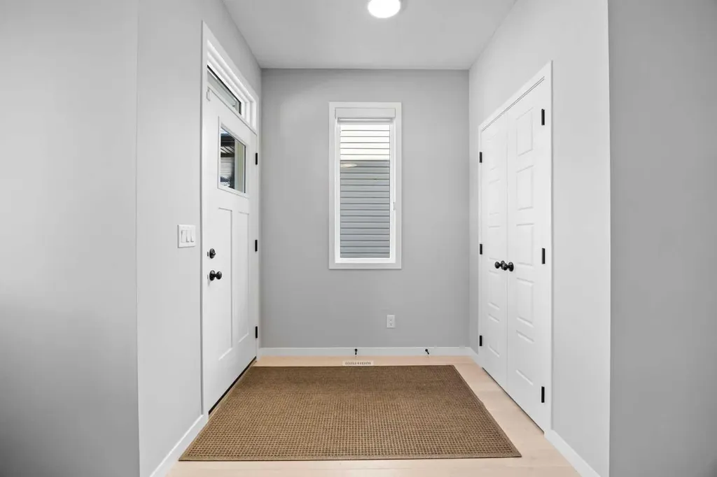 170 Dawson Harbour Rise Chestermere AB T1X 1Z6