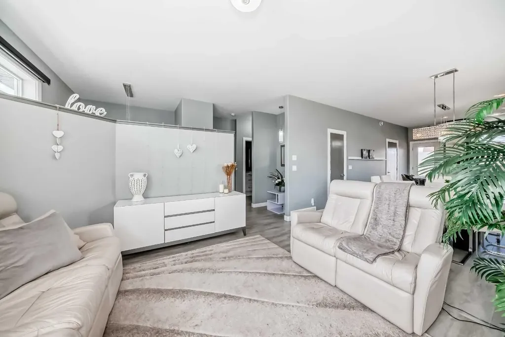 4030 40 Street Close Ponoka AB T4J 0A7