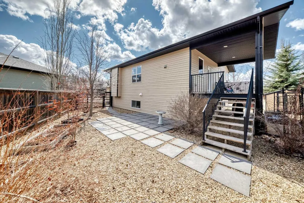 4030 40 Street Close Ponoka AB T4J 0A7