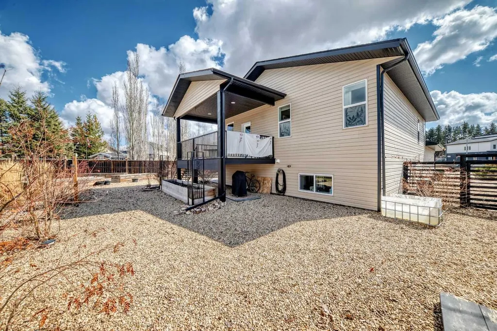 4030 40 Street Close Ponoka AB T4J 0A7