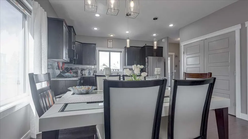 738 Cypress Lane Springbrook AB T4S 0E5