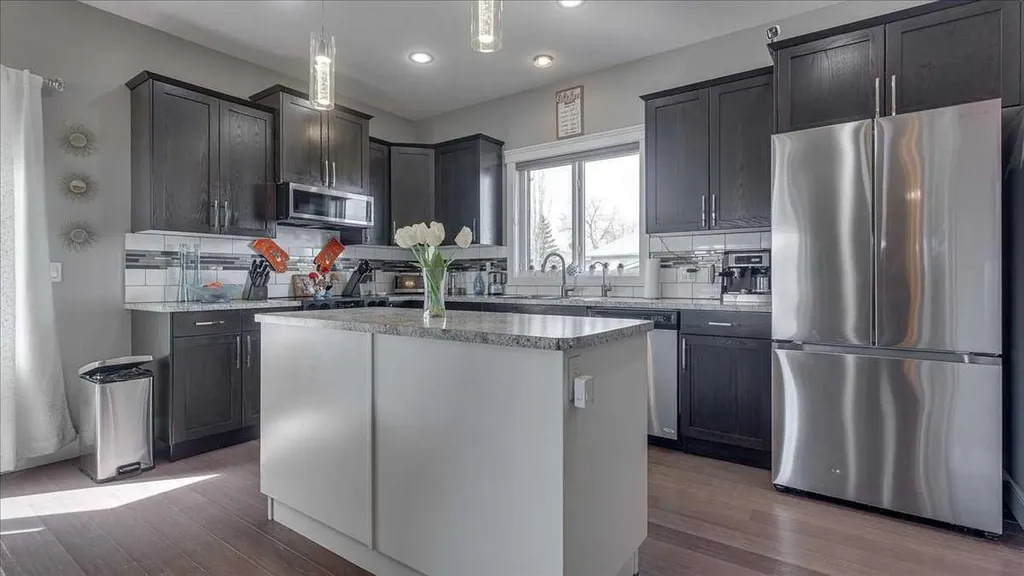 738 Cypress Lane Springbrook AB T4S 0E5
