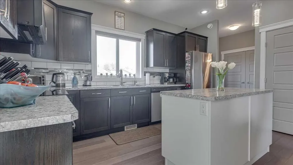 738 Cypress Lane Springbrook AB T4S 0E5