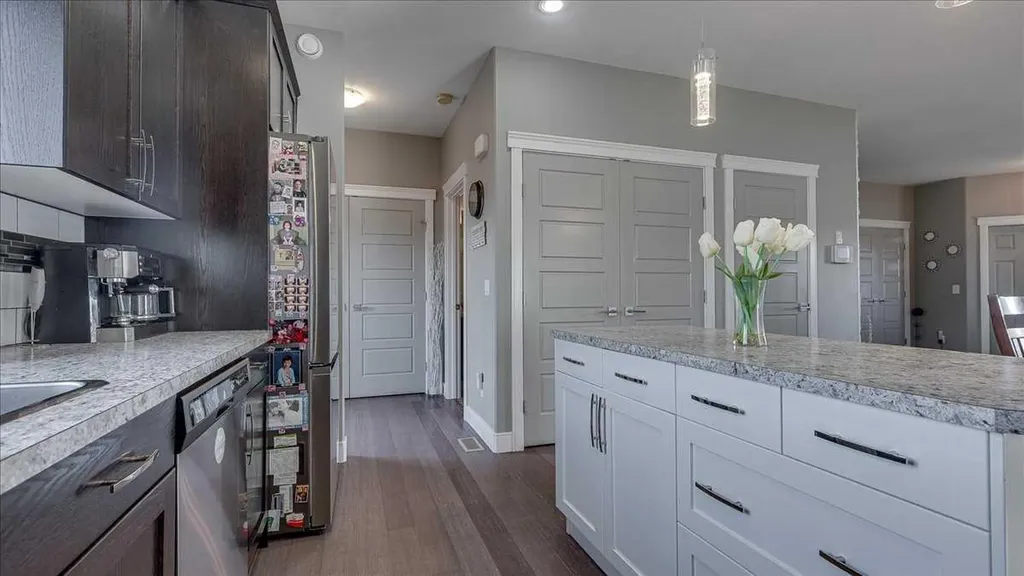 738 Cypress Lane Springbrook AB T4S 0E5