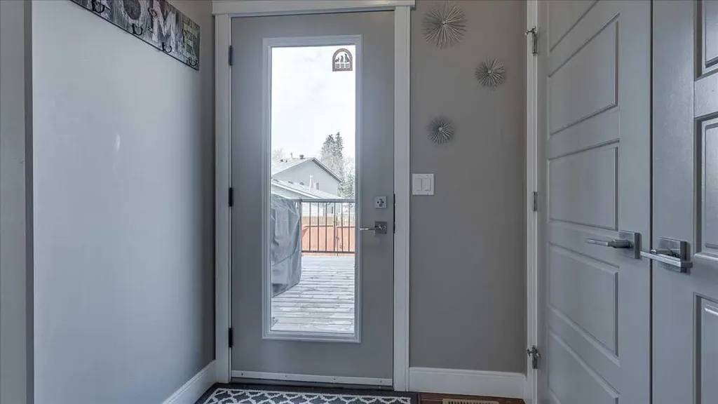 738 Cypress Lane Springbrook AB T4S 0E5