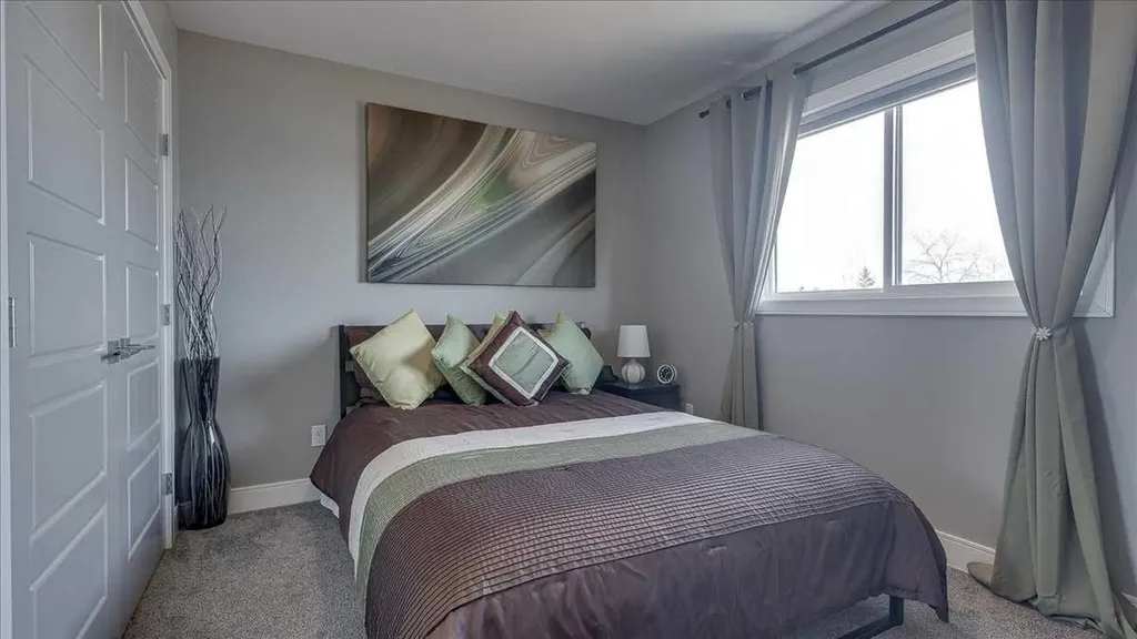738 Cypress Lane Springbrook AB T4S 0E5
