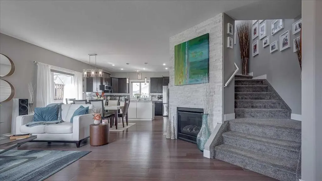738 Cypress Lane Springbrook AB T4S 0E5
