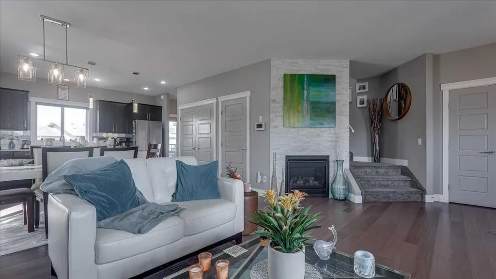 738 Cypress Lane Springbrook AB T4S 0E5