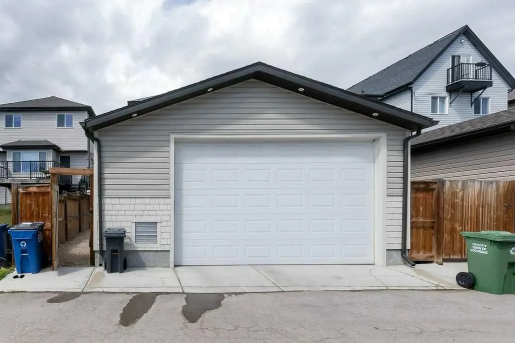 31 Sunset Link Cochrane AB T4C0L9