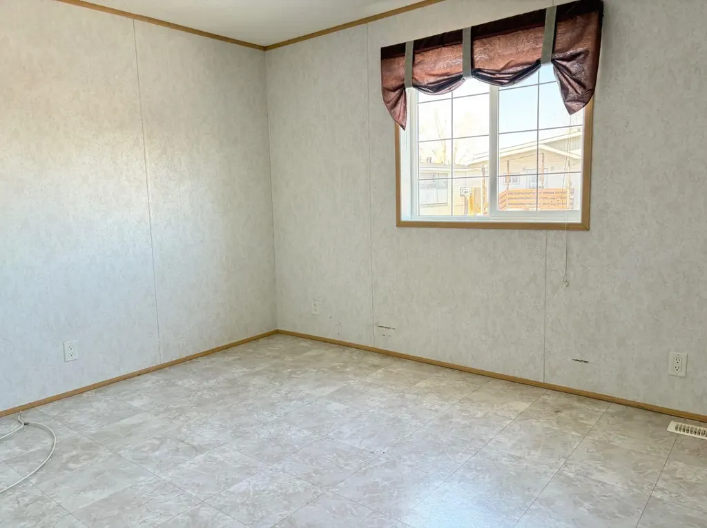 300 Grandview Crescent Fort Mcmurray AB T9H 4Y1