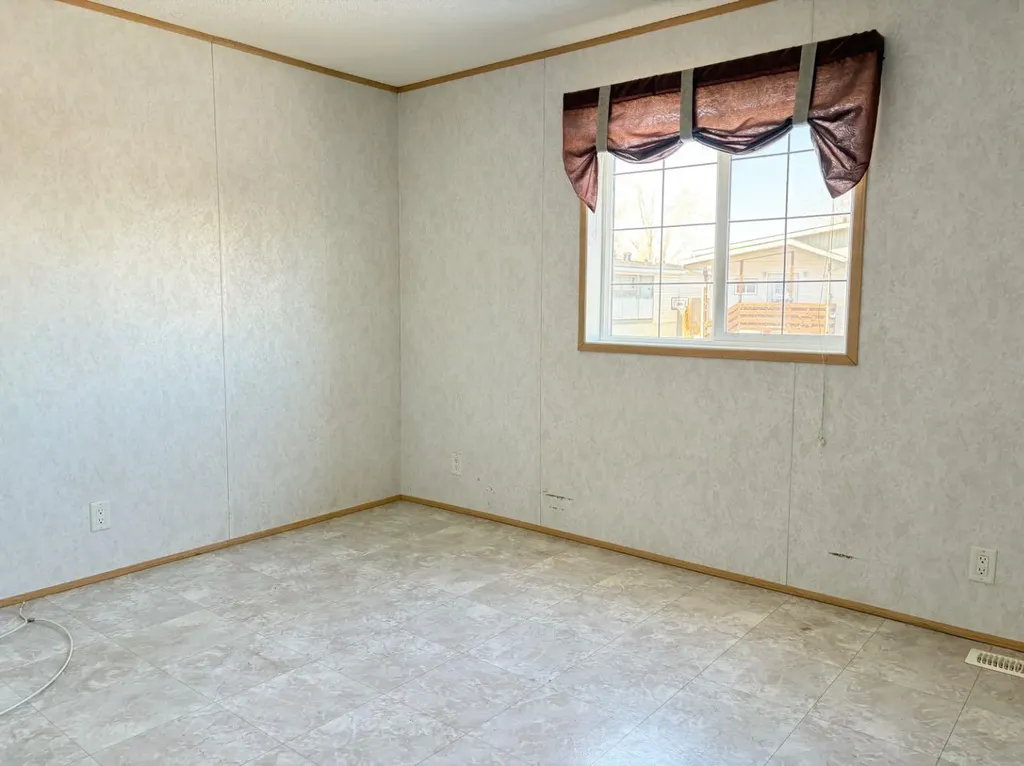 300 Grandview Crescent Fort Mcmurray AB T9H 4Y1