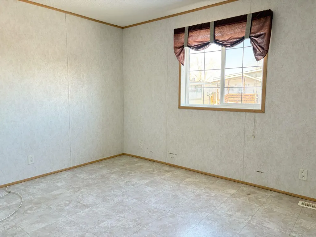 300 Grandview Crescent Fort Mcmurray AB T9H 4Y1