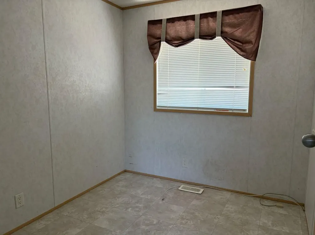 300 Grandview Crescent Fort Mcmurray AB T9H 4Y1