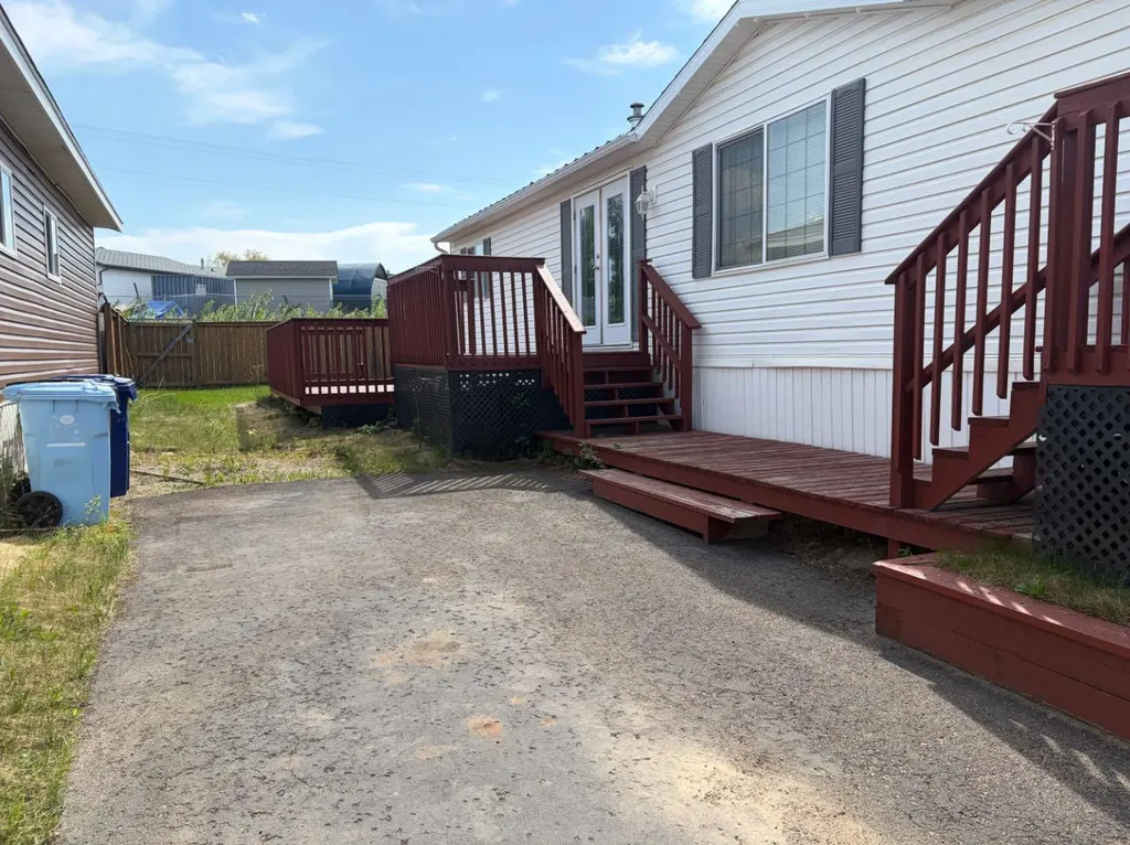 300 Grandview Crescent Fort Mcmurray AB T9H 4Y1