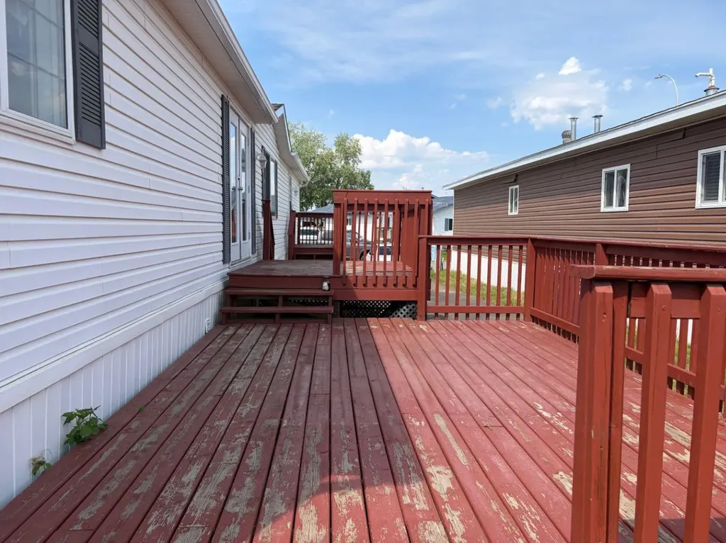 300 Grandview Crescent Fort Mcmurray AB T9H 4Y1