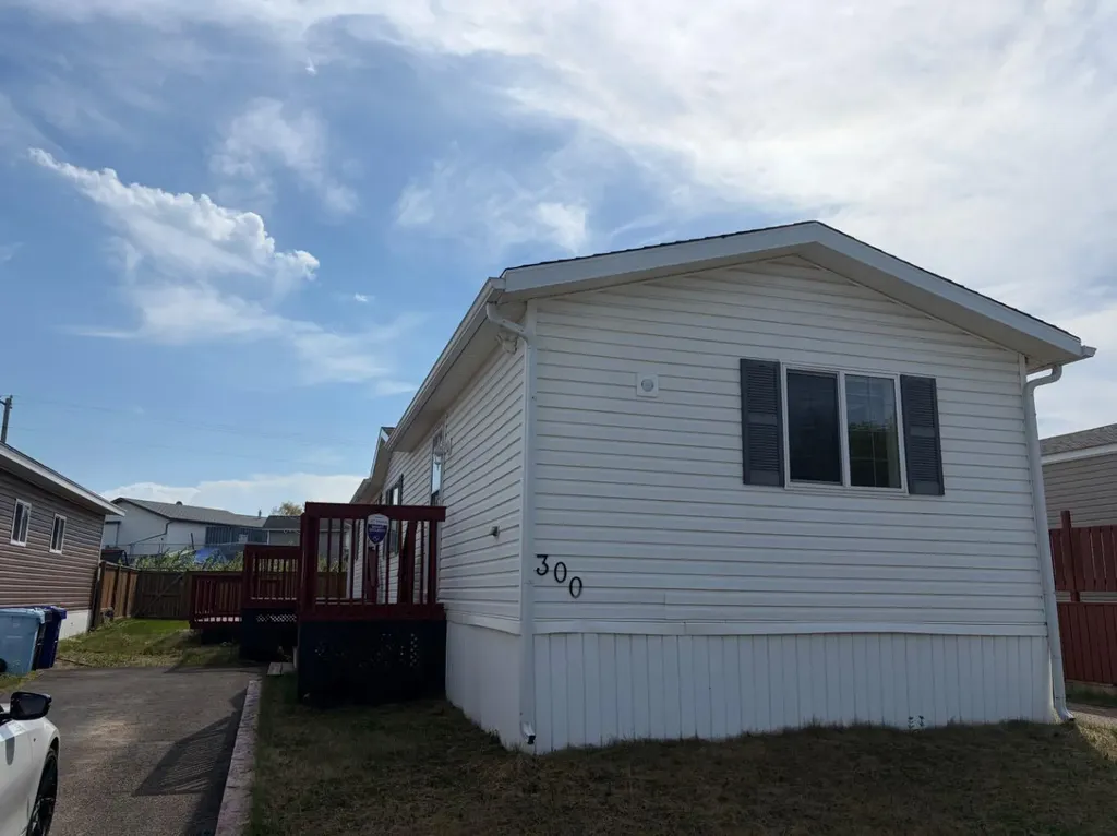 300 Grandview Crescent Fort Mcmurray AB T9H 4Y1