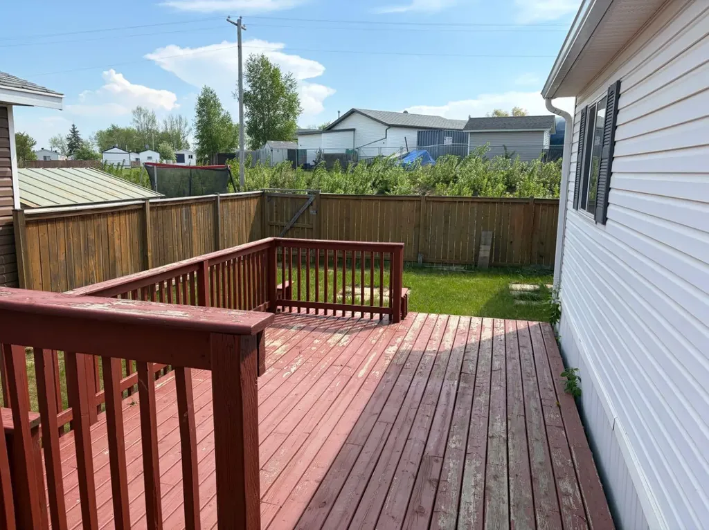 300 Grandview Crescent Fort Mcmurray AB T9H 4Y1