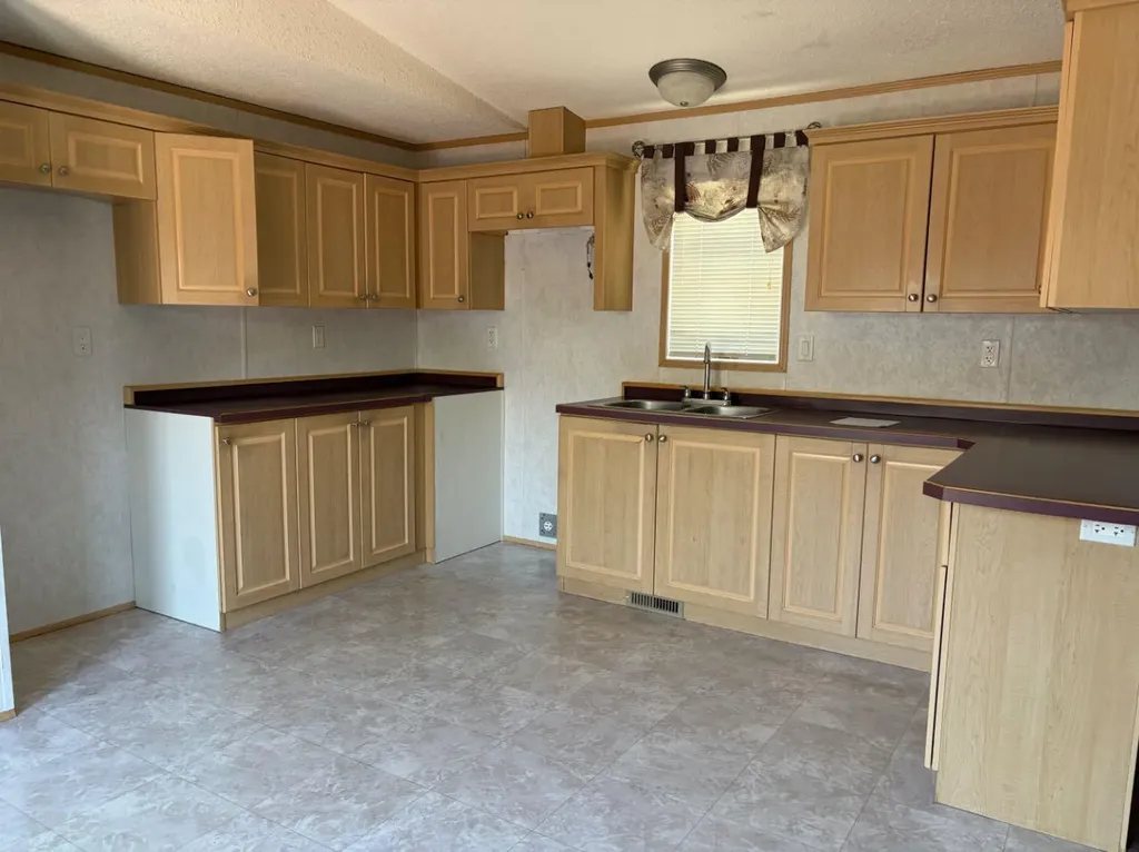 300 Grandview Crescent Fort Mcmurray AB T9H 4Y1