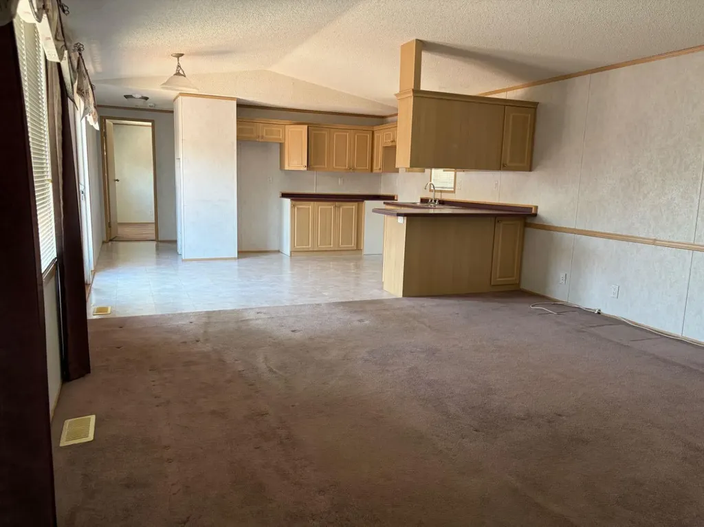 300 Grandview Crescent Fort Mcmurray AB T9H 4Y1