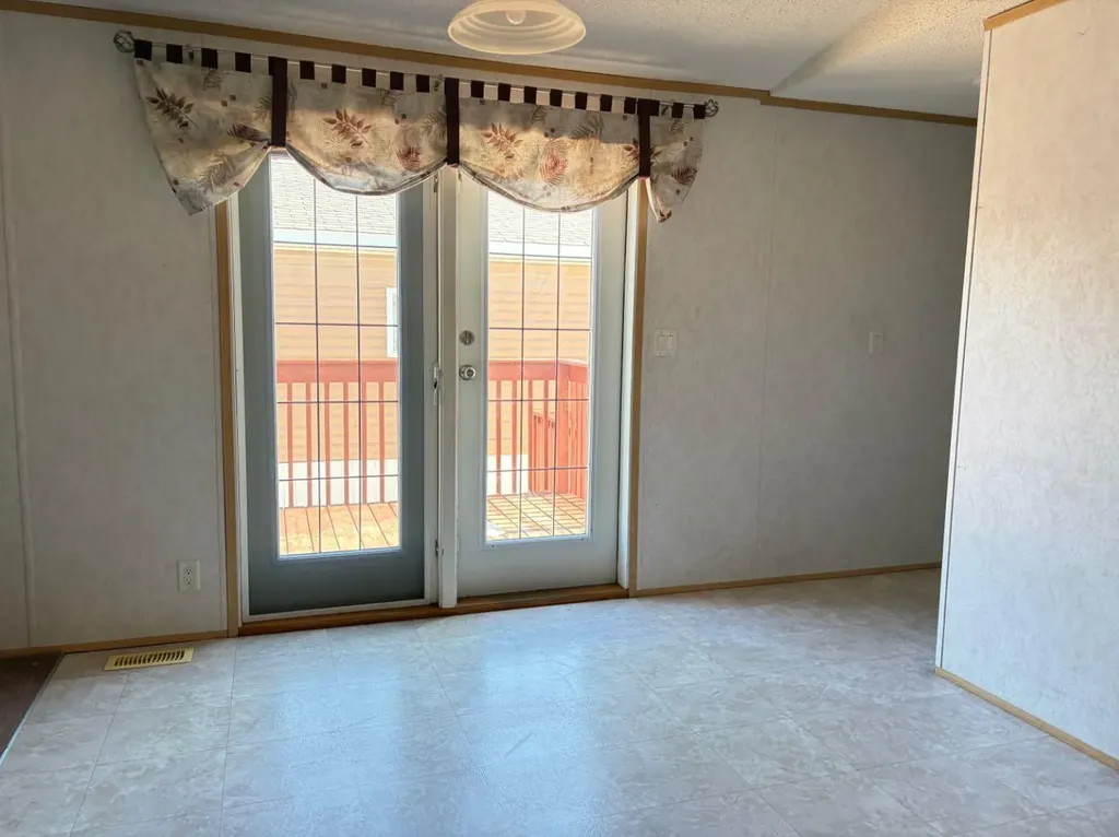 300 Grandview Crescent Fort Mcmurray AB T9H 4Y1