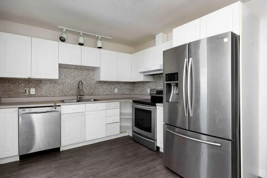 107 Bear Paw Drive Fort Mcmurray AB T9K2H4