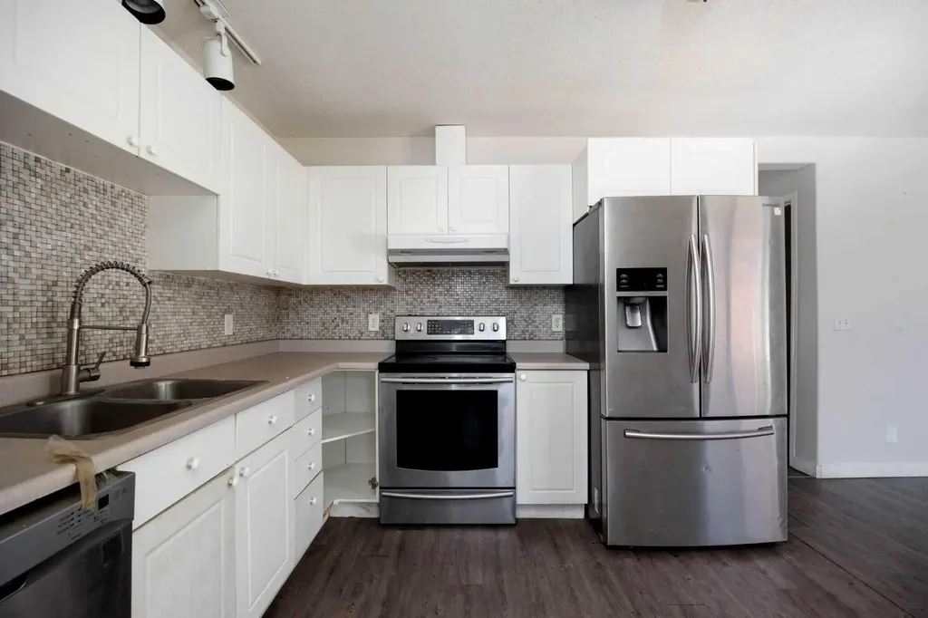 107 Bear Paw Drive Fort Mcmurray AB T9K2H4